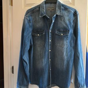NWT Paisley & Gray denim button down